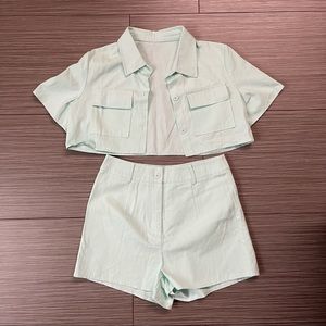 NWOT Two piece set - Crop top and shorts Teal